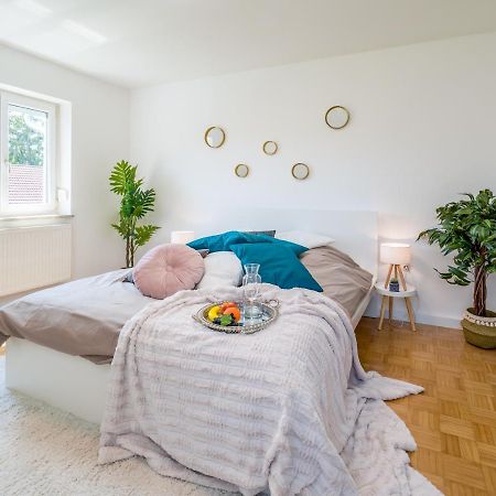 Eg Links-Wunderschoene 70M Grosse 2-Zimmer City Wohnung Naehe Salzburg Фрайлассінг Екстер'єр фото