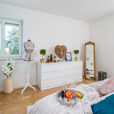 Eg Links-Wunderschoene 70M Grosse 2-Zimmer City Wohnung Naehe Salzburg Фрайлассінг Екстер'єр фото