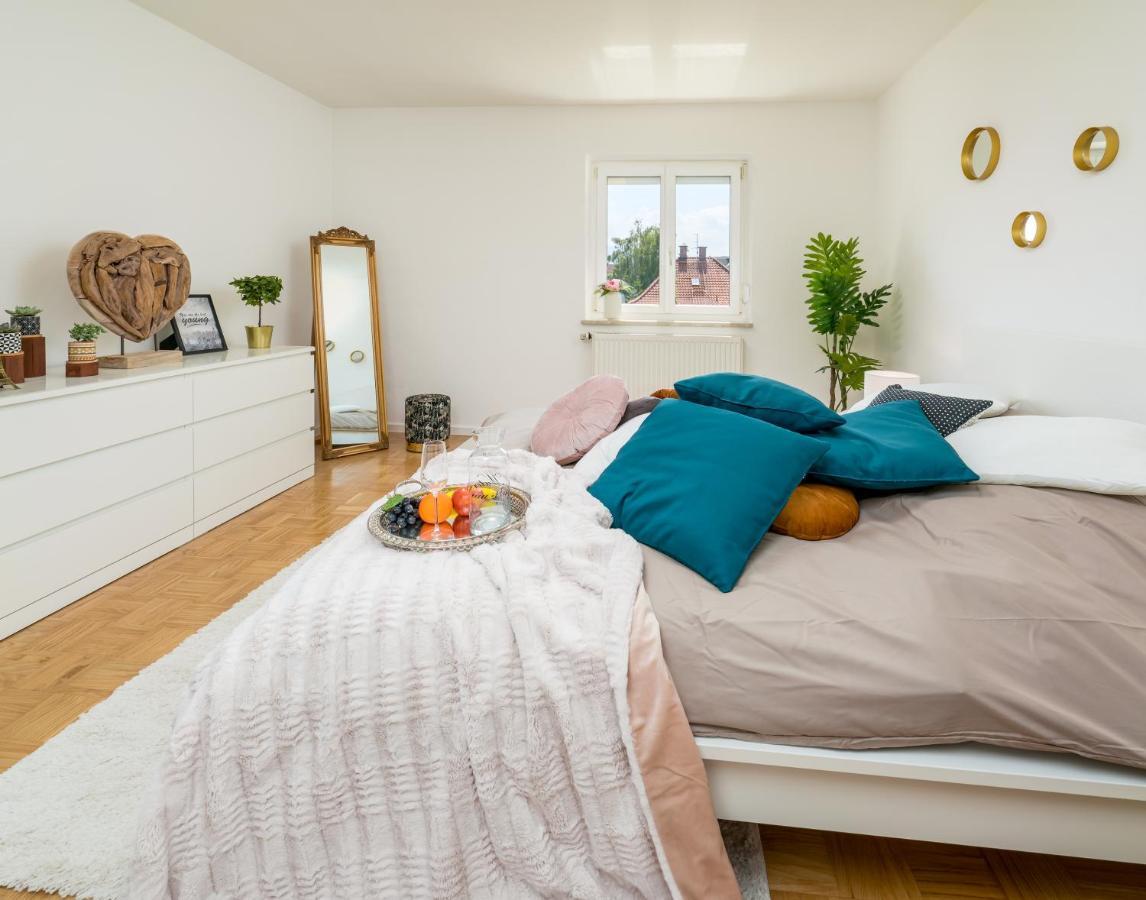 Eg Links-Wunderschoene 70M Grosse 2-Zimmer City Wohnung Naehe Salzburg Фрайлассінг Екстер'єр фото