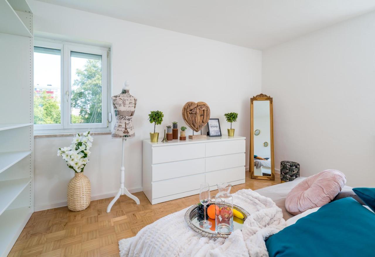 Eg Links-Wunderschoene 70M Grosse 2-Zimmer City Wohnung Naehe Salzburg Фрайлассінг Екстер'єр фото